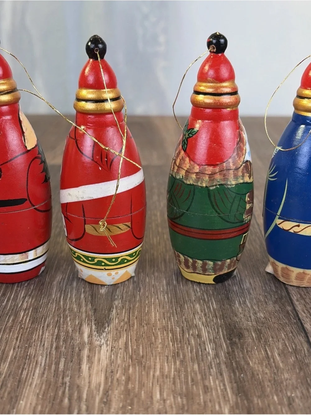 Set of 4 Vintage Wooden Painted Santa Surprise Nesting Doll Ornaments